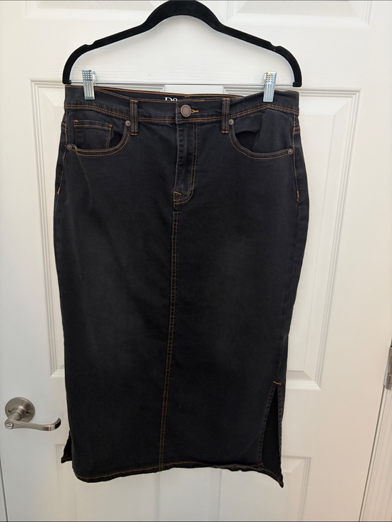 DG2 by Diane Gilman Dresses & Skirts - DG2 Dark Indigo Denim Midi Skirt with Contrast Stitching